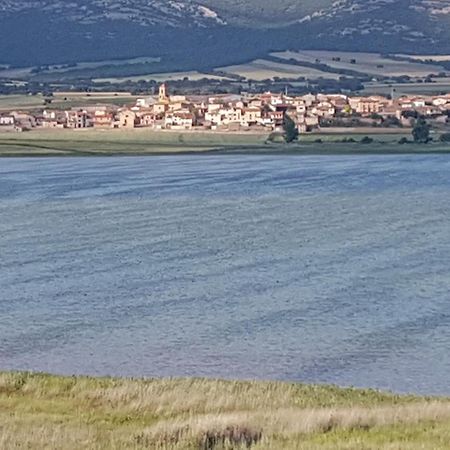 Casas Rurales La Laguna Y La Buhardilla De La Lagu Gallocanta Bagian luar foto