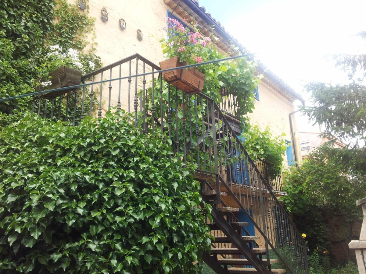 Casas Rurales La Laguna Y La Buhardilla De La Lagu Gallocanta Bagian luar foto