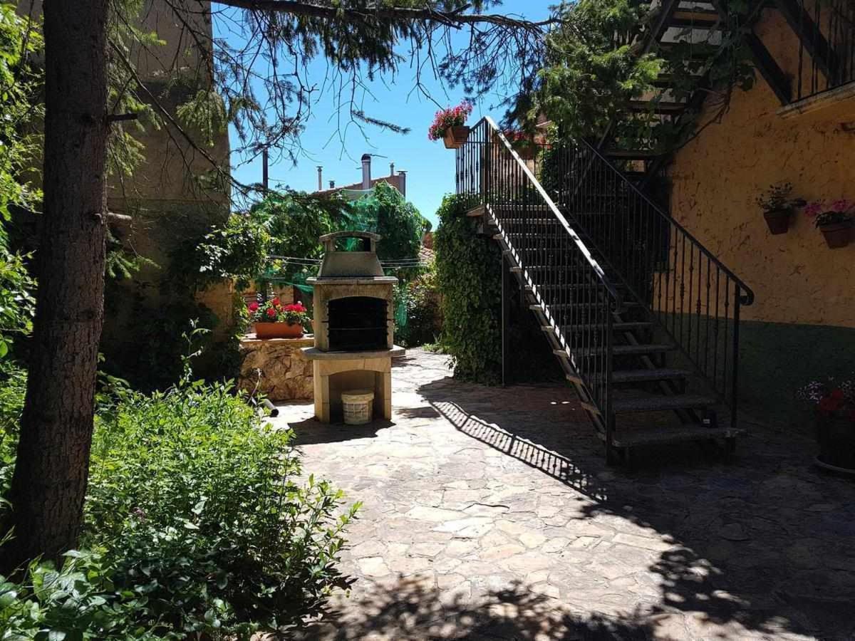 Casas Rurales La Laguna Y La Buhardilla De La Lagu Gallocanta Bagian luar foto